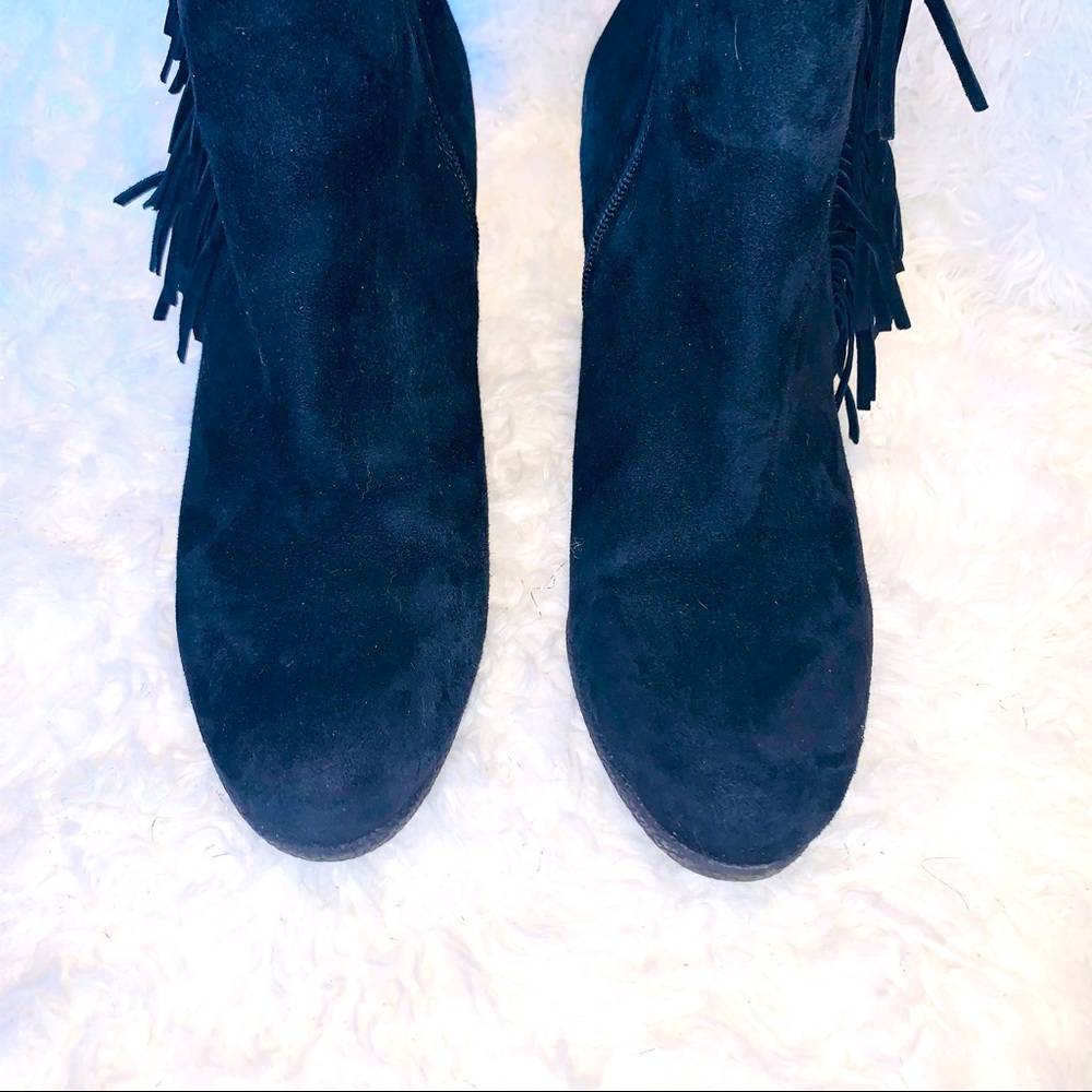 Vince Camuto Hayzee Fringe Suede Ankle Booties - Picture 7 of 9
